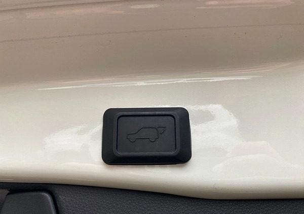 Toyota RAV4 cena 135500 przebieg: 97000, rok produkcji 2019 z Żyrardów małe 562